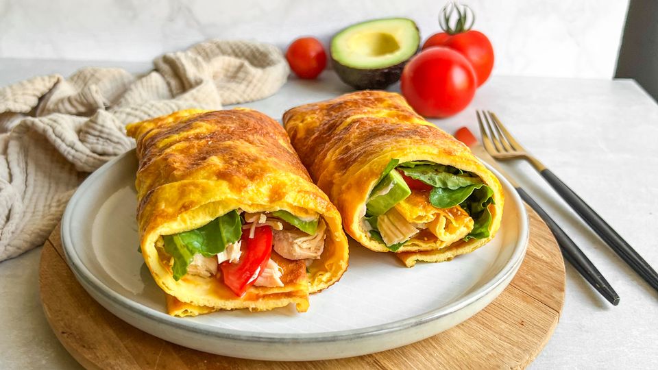 BLT cottage cheese flat bread