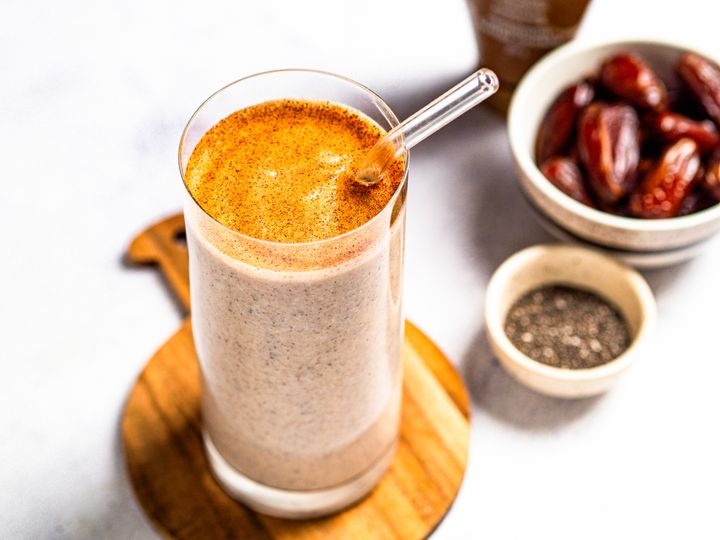 Skořicové smoothie s datlemi