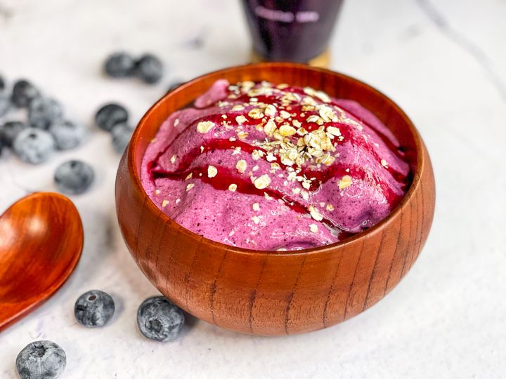 Frozen smoothie bowl
