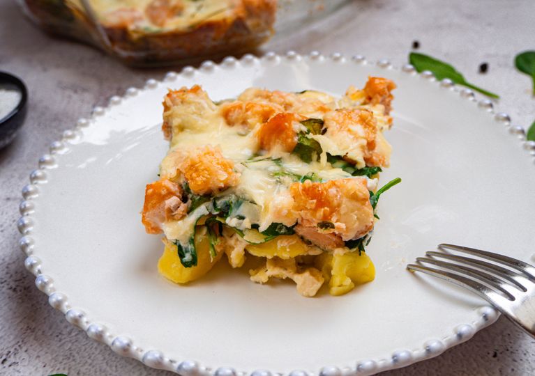 Überbackene Kartoffeln mit Lachs und Spinat
