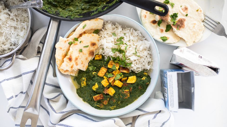 Vegan Palak Paneer: Indický špenát s tofu a dvoma prílohami