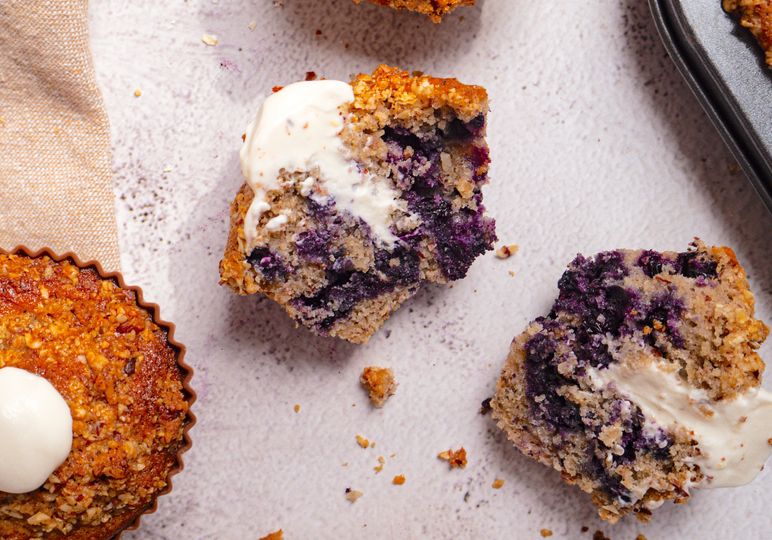 Babeczki jagodowe z kruszonką nadziewane twarożkiem