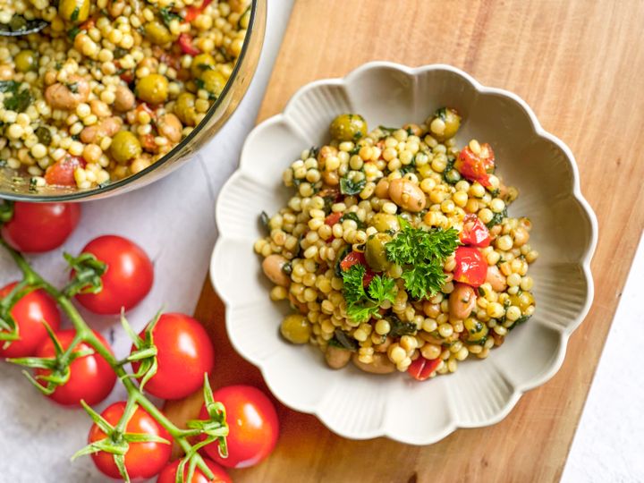 Tarhoňový salát s fazolemi a cizrnou