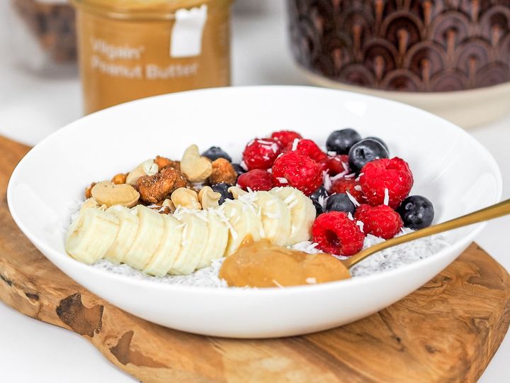 Jogurtový chia puding s ovocem