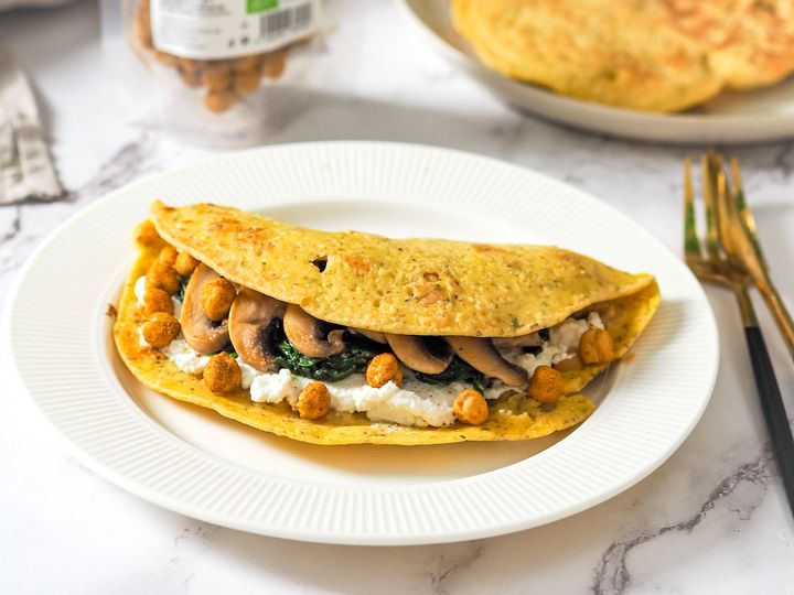 Cizrnová omeleta se špenátem a žampiony