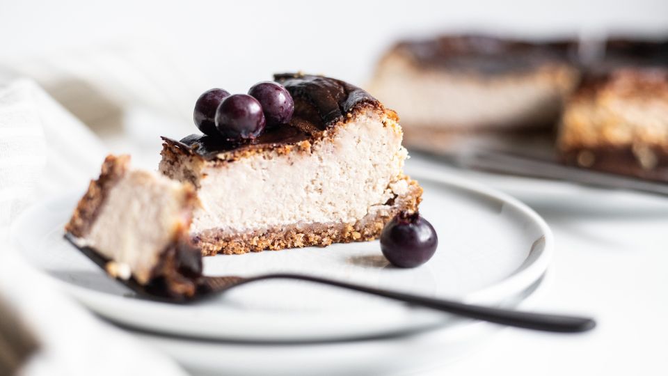 Zdravý borůvkový cheesecake s tvarohem a mascarpone