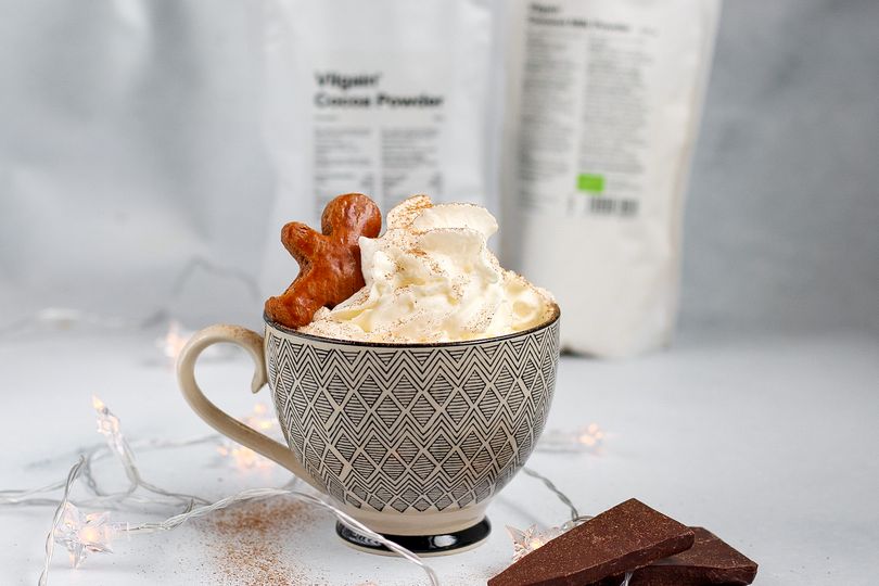 Domácí horká čokoláda z kokosového mléka