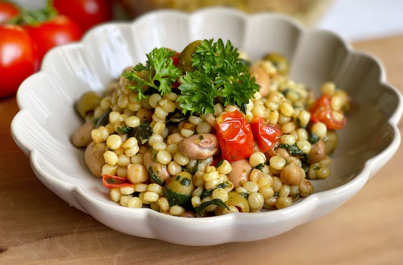 Tarhoňový šalát s fazuľami a cícerom