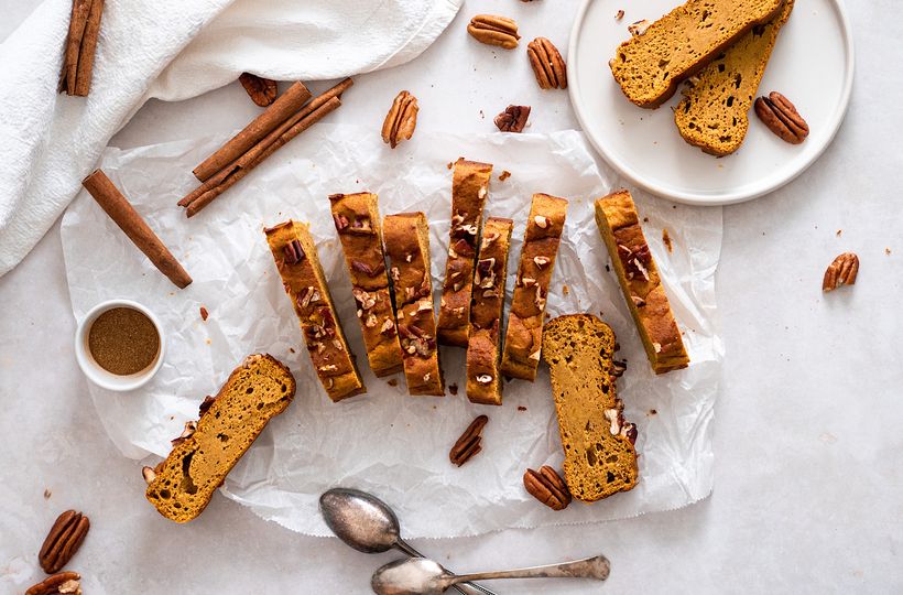 Vláčný dýňový chlebíček s pekanovými ořechy