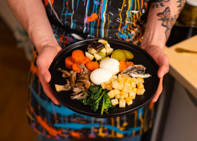 Full Plate by Oliver Pape