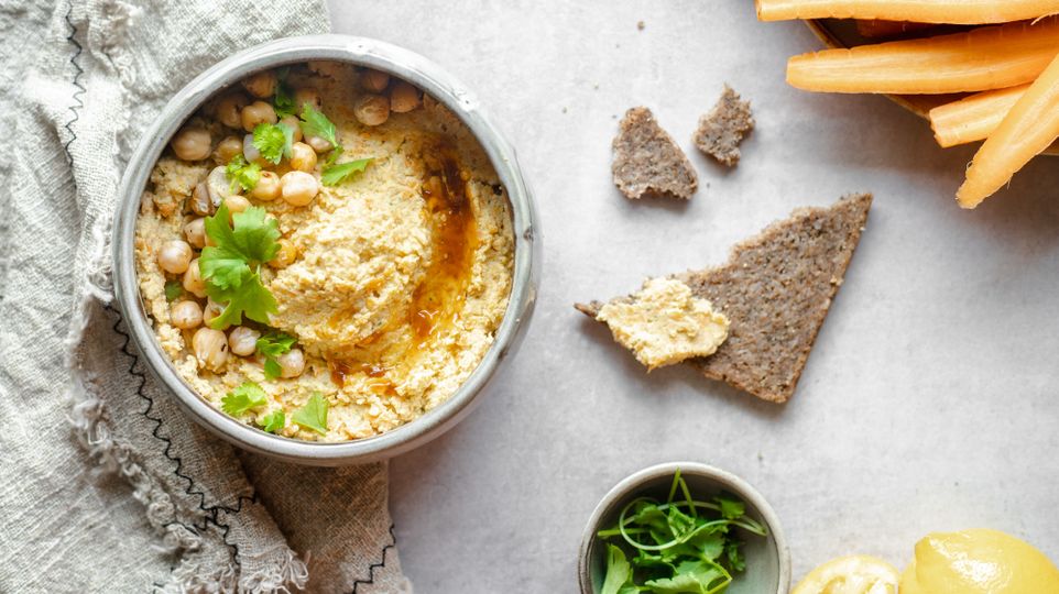 Hummus s mrkví a koriandrem