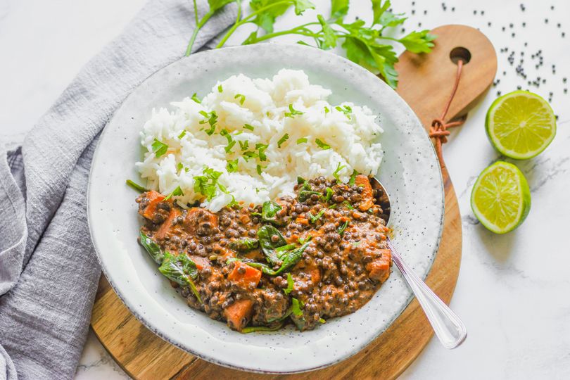 Kari z černé čočky beluga