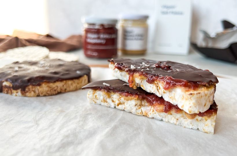 Chrumkavé ryžové chlebíčky s arašidovým maslom, džemom a čokoládou