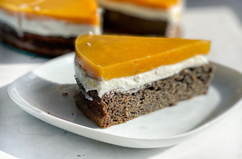 Makový koláč s ricottou a mangovým želé