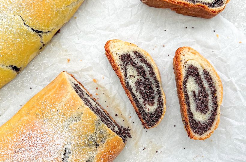 Mákos tekercs túrós tésztából