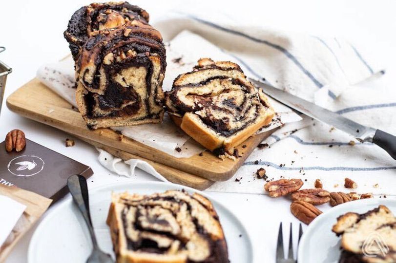 Čokoládový pletenec s pekanovými orechmi