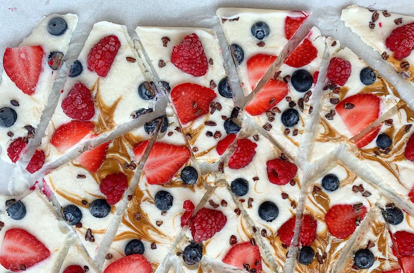 Mrazené jogurtové kúsky s lesným ovocím alias Frozen Yogurt Barks