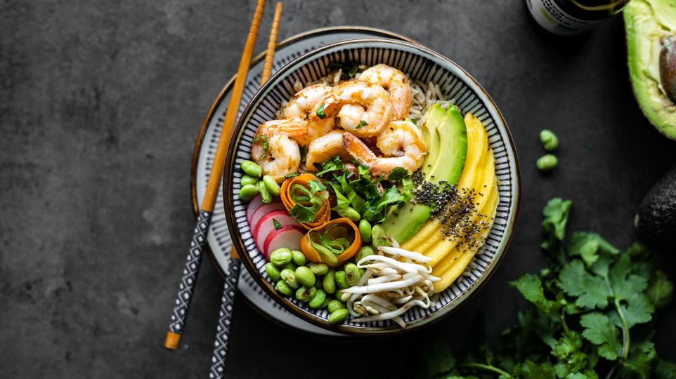 Poke bowl s krevetami