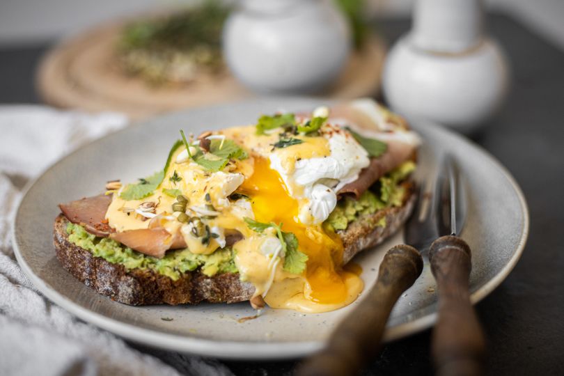Vajce Benedikt s holandskou omáčkou