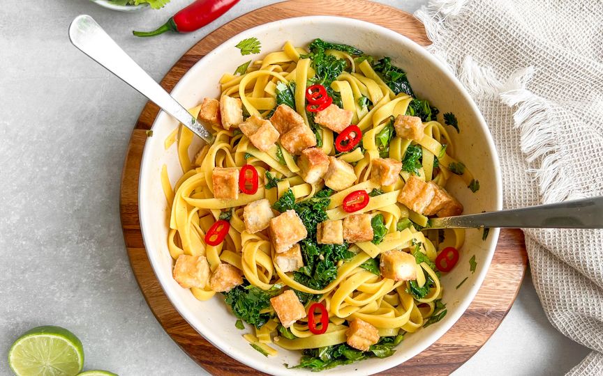 Tagliatelle s tofu a koriandrem