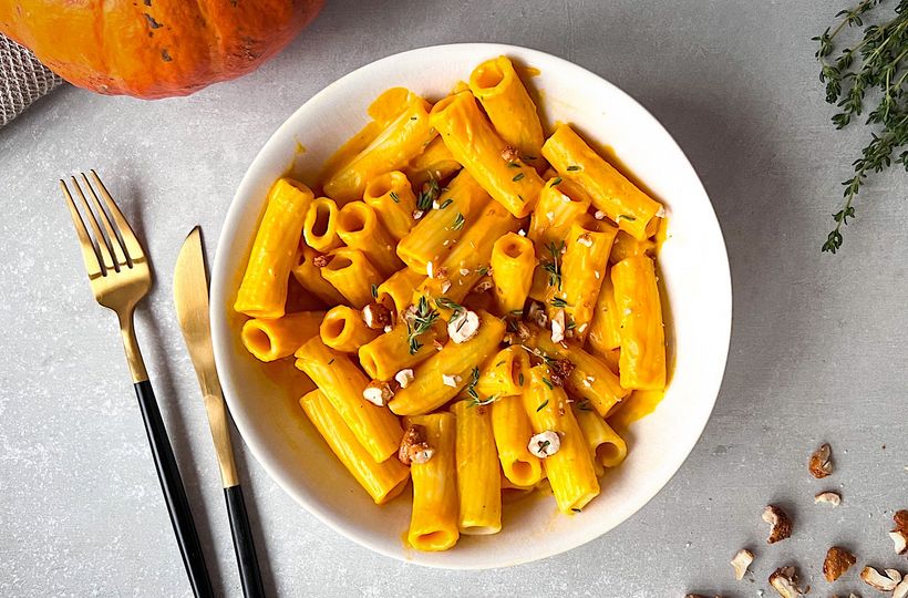 Fehérjében gazdag tészta sütőtökös szósszal