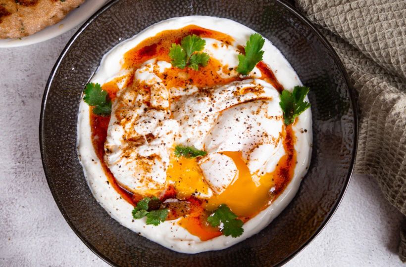 Türkische Eier mit Joghurt