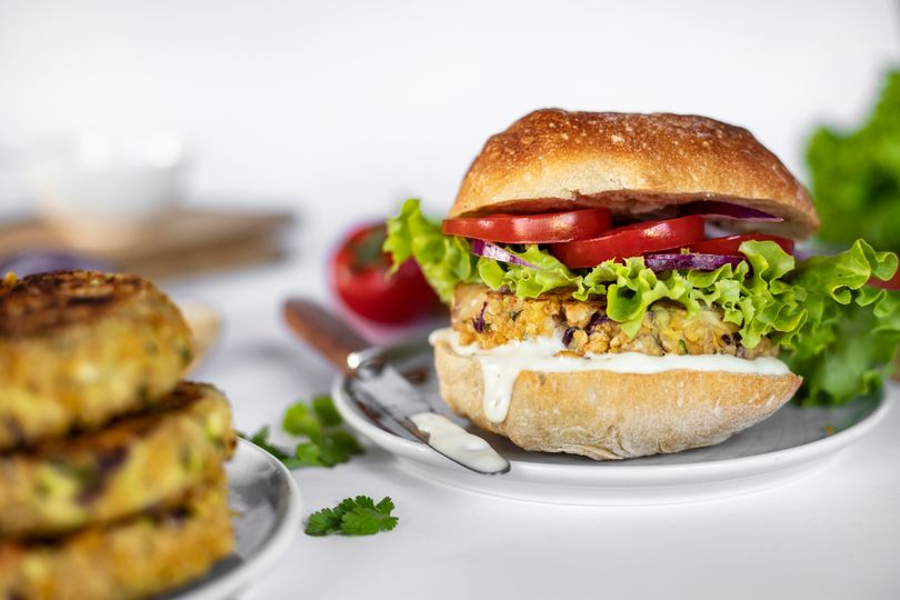 Vegánsky cícerový burger