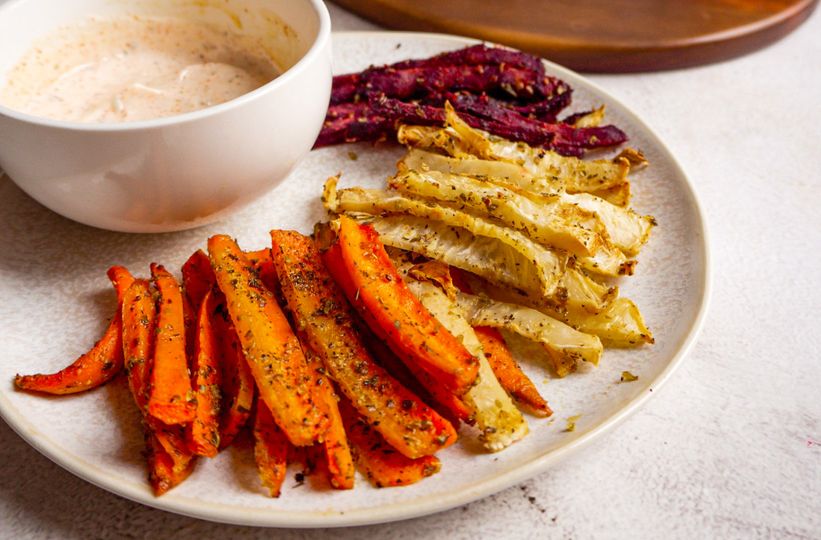 Gemüse-Pommes aus dem Ofen mit Knoblauch-Dip