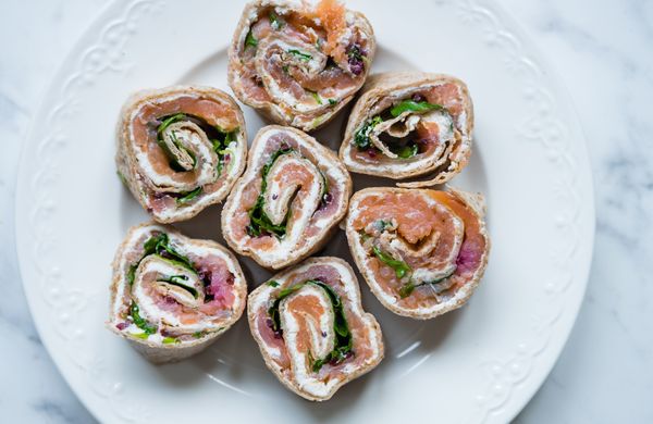 Tortillové rolky s uzeným lososem