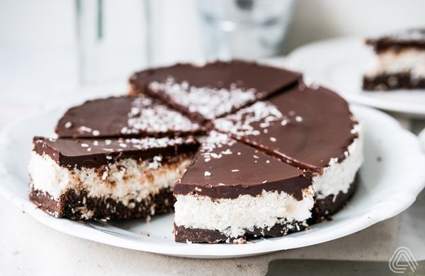 Čokoládovo-kokosový low carb Bounty dort