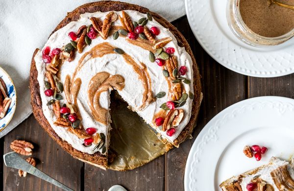 Zdravá mrkvová torta s tvarohom a orechmi