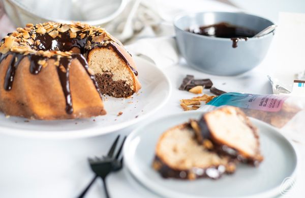 Dvoubarevná kokosovo-čokoládová bábovka