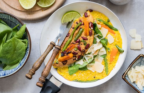 Vaječná omeleta se zeleninou a sýrem