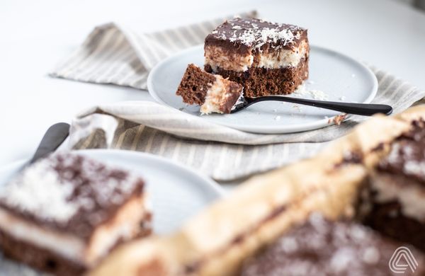 Šťavnaté bounty rezy s kokosom a čokoládou