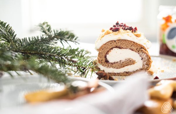 Perníková roláda s povidly a mascarpono-tvarohovým krémem