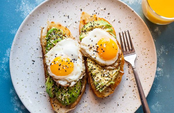 Avokádový toust s vejcem