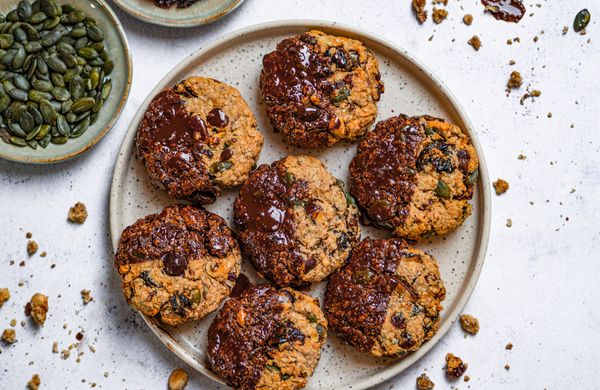 Granola cookies se sušeným ovocem a oříšky