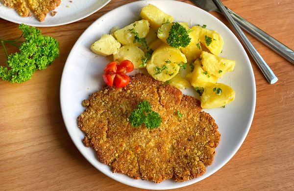 Vegánsky tofu „rezeň“ so zemiakmi