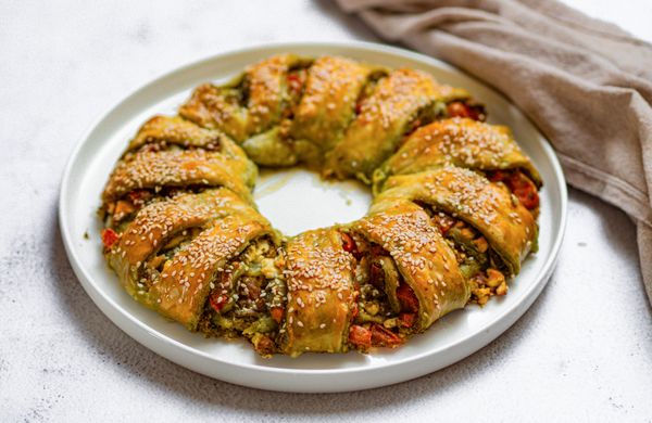 Pesto Puff Pastry Wreath