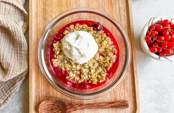 Quick Red Currant Crumble