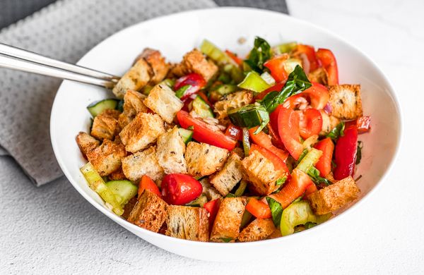 Panzanella: italský chlebový salát