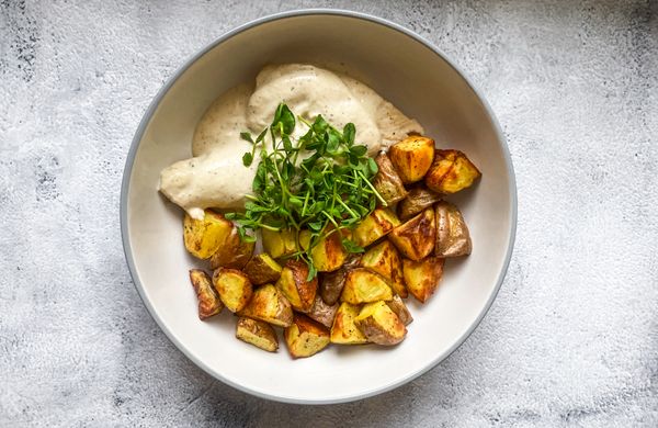 Kuře na česneku s pečenými brambory