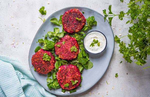 Karbanátky z červené řepy s balkánským sýrem