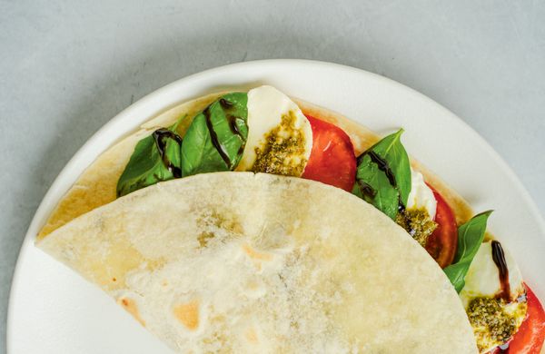 Caprese piadina