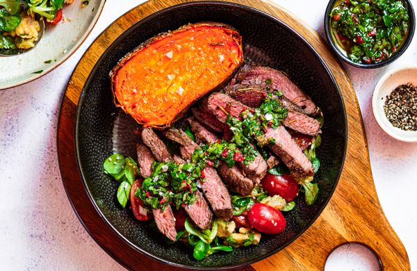 Steak s chimichurri omáčkou a pečenými batáty
