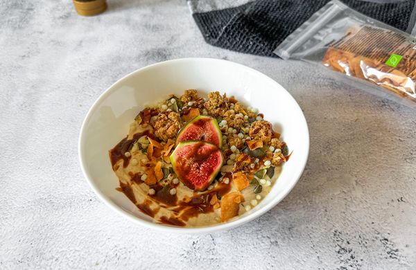 Turtă dulce Yogurt Bowl
