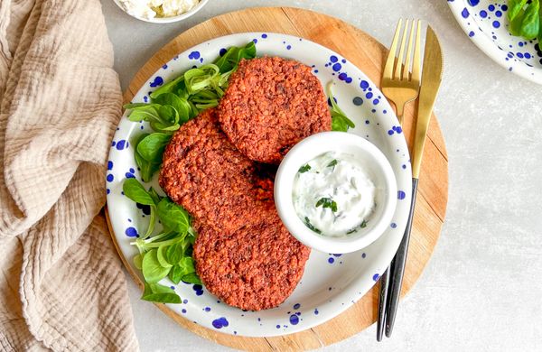 Rote-Bete-Patties mit Tzatziki