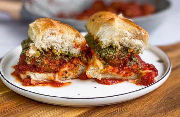 Hausgemachtes Meatball-Sandwich