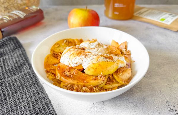 Pečené jablká so škoricou a jogurtom