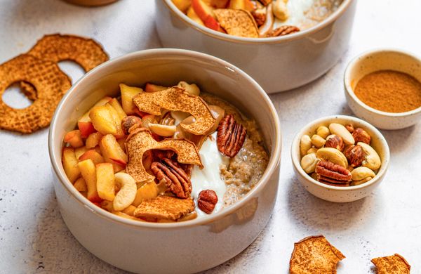 Jablečná ovesná kaše s pekany